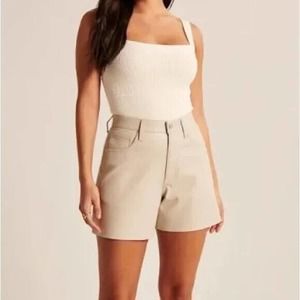 Abercrombie Women's Vegan Leather Dad Short Size  High Rise $70 MSRP